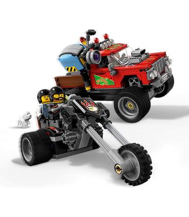 lego-70421-hidden-camion-acrobatico-de-el-fuego