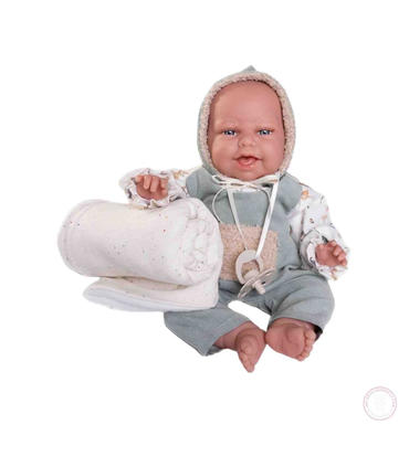 clara-con-bolitas-con-mantita