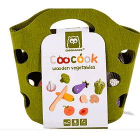 verduras-de-madera-con-cuchillo-de-jugue