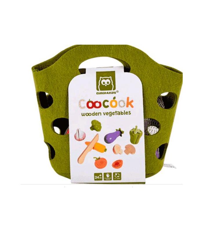 verduras-de-madera-con-cuchillo-de-jugue